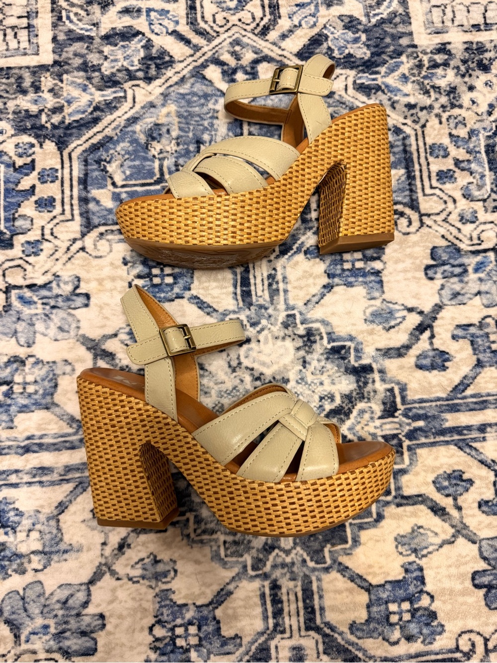 Korks Dee Platform Comfort Sandals - Picture 8 of 10